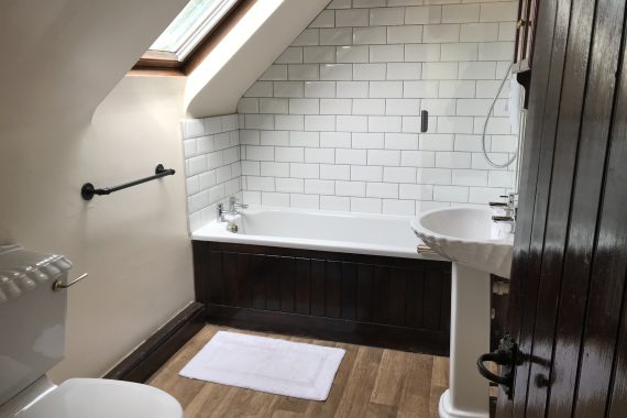 Ashbourne Cottage Bathroom 